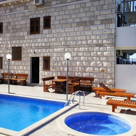 Villa Ana Бол Екстер'єр фото